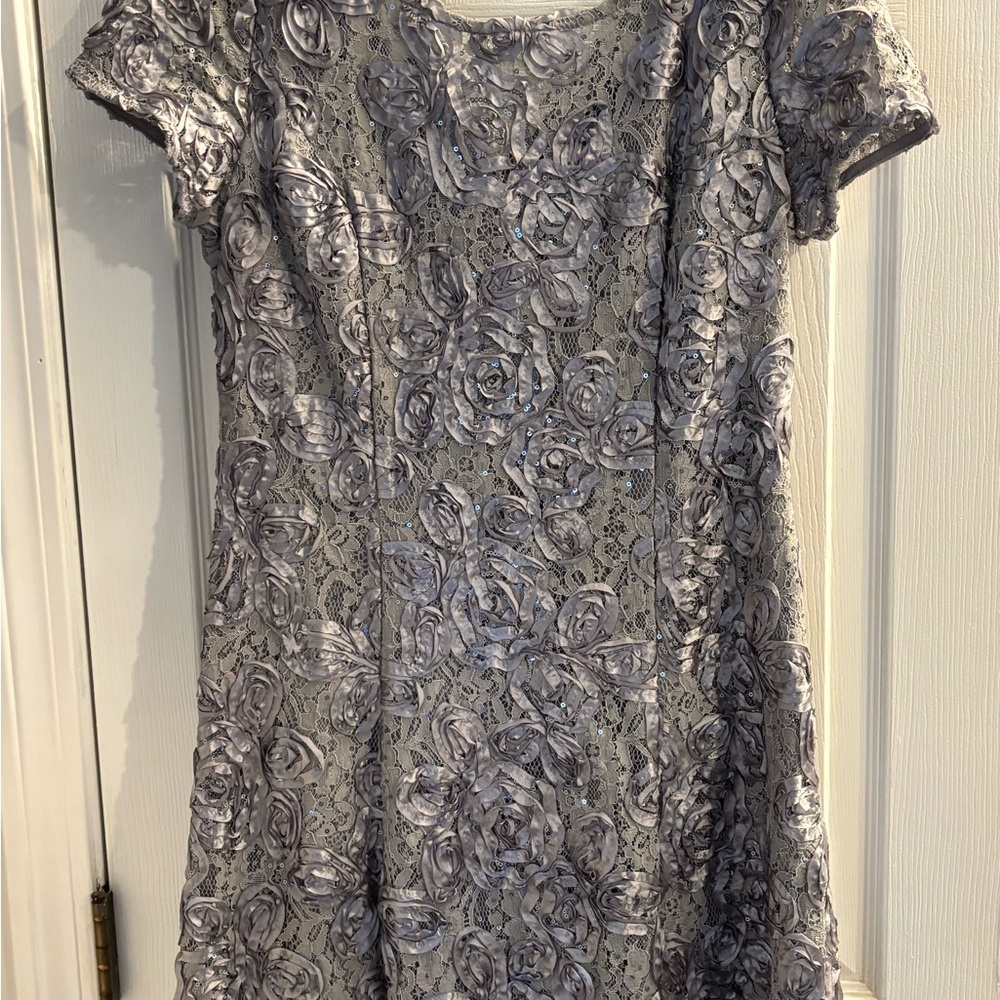 Alex Evenings Gray Floral Lace Midi Dress